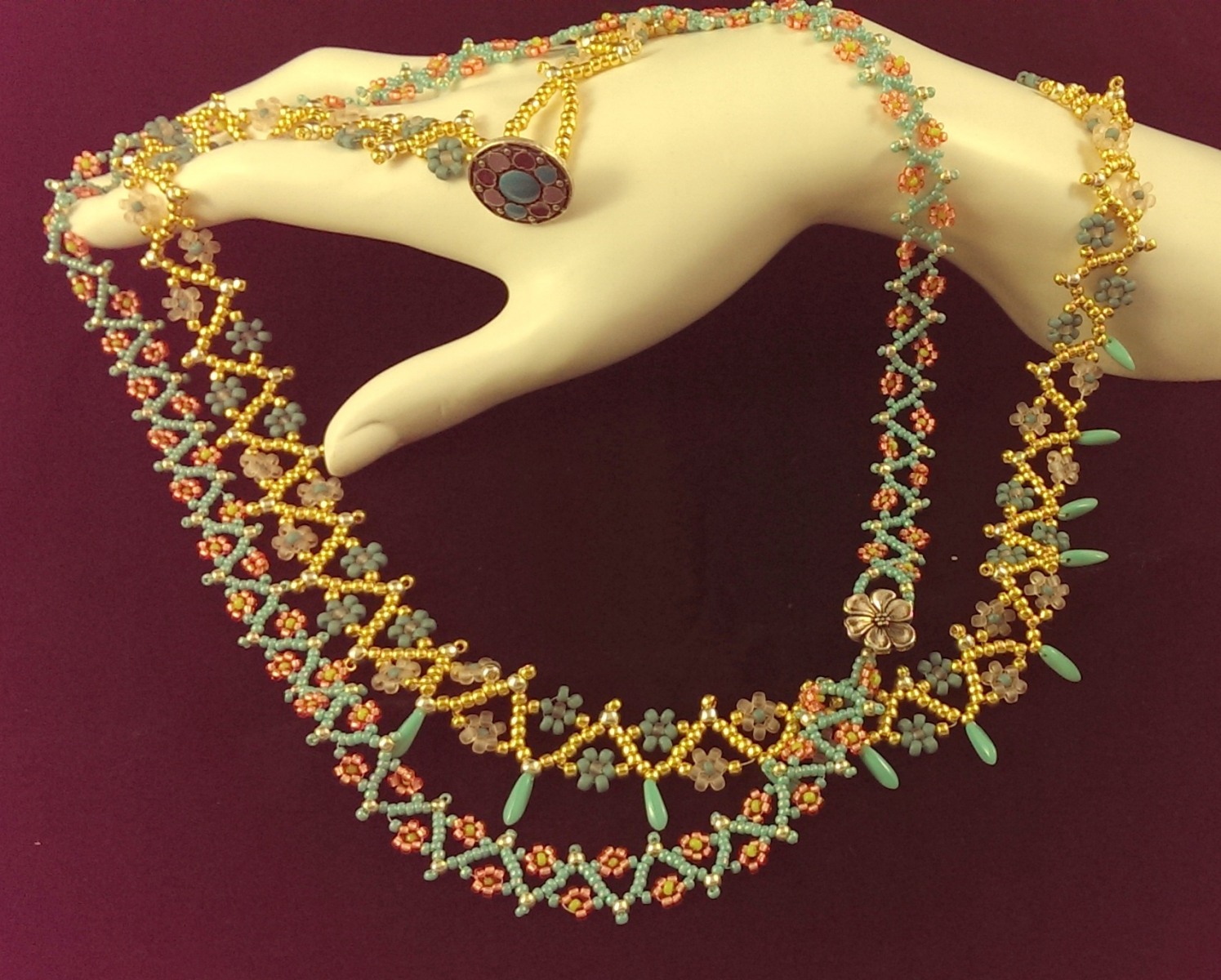 flower-sprinkled-necklaces